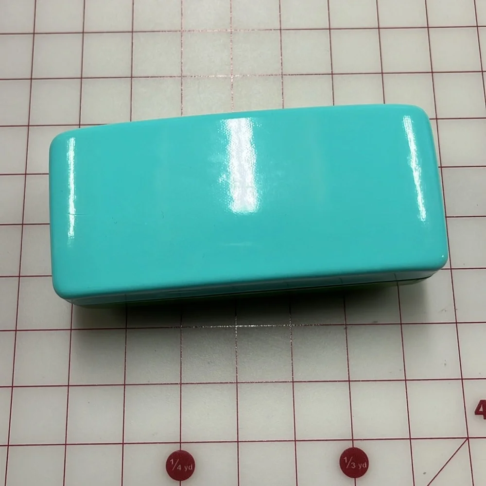 KATE SPADE Large Clamshell Sunglass Green Blue Case w/ Sealed Microfiber Cloth